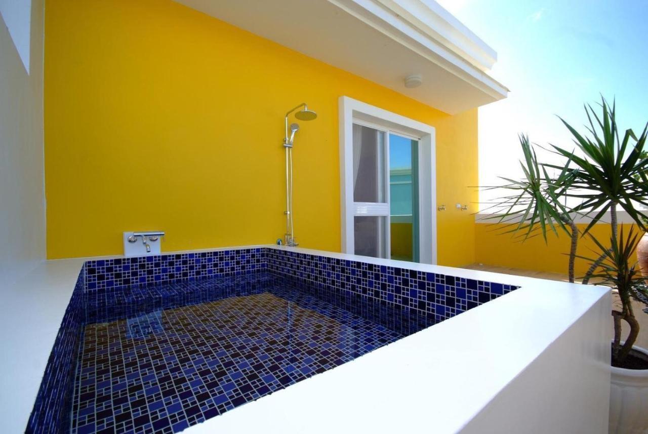 Burano Yellow Villa Heng-ch'un Extérieur photo
